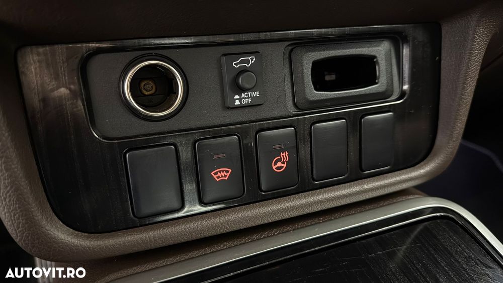 Mitsubishi Outlander 2.0 4WD Plug-In Hybrid - 25