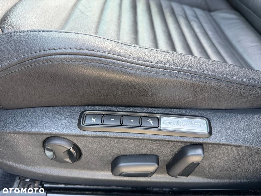Volkswagen Passat Alltrack 2.0 TDI SCR 4Motion DSG - 30