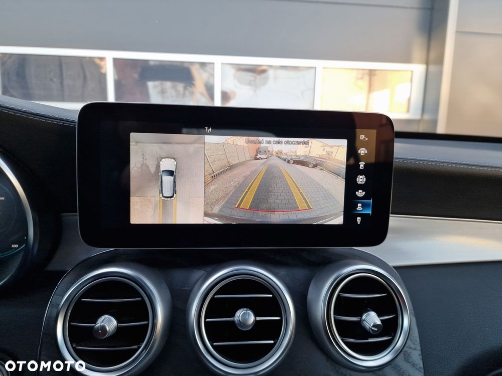 Mercedes-Benz GLC - 33