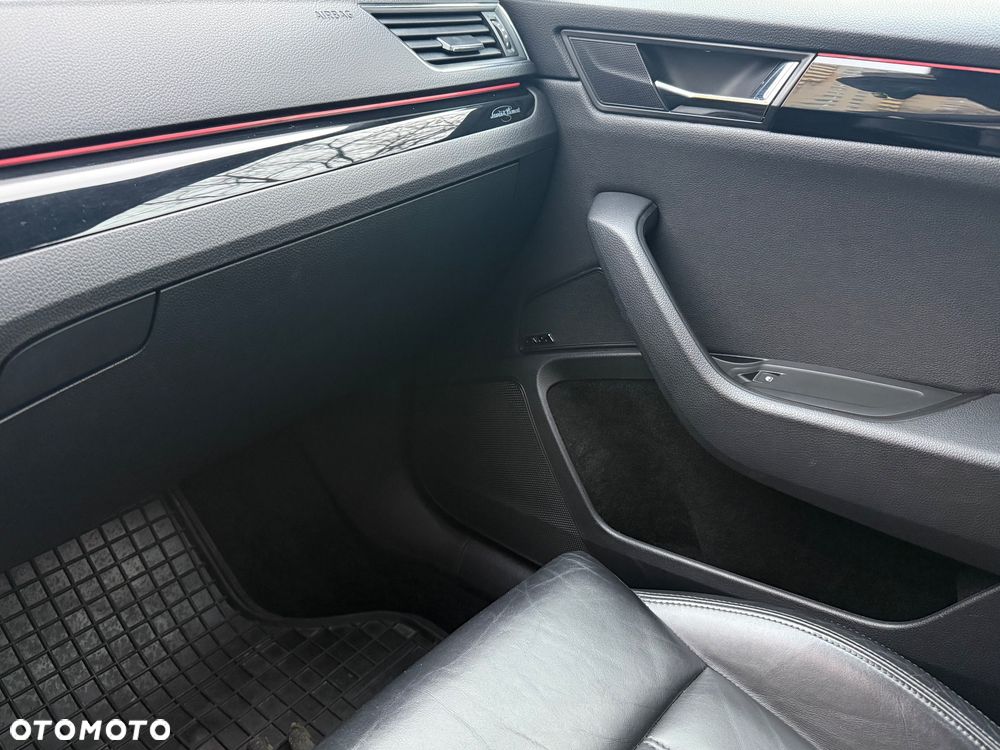 Skoda Superb 2.0 TDI 4x4 L&K DSG - 15