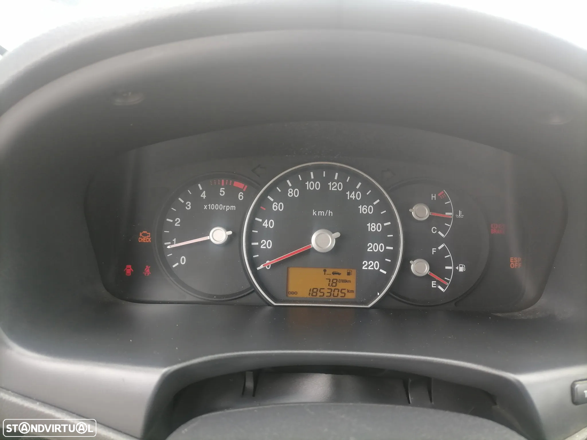 Kia Carens 2.0 CRDi EX - 12