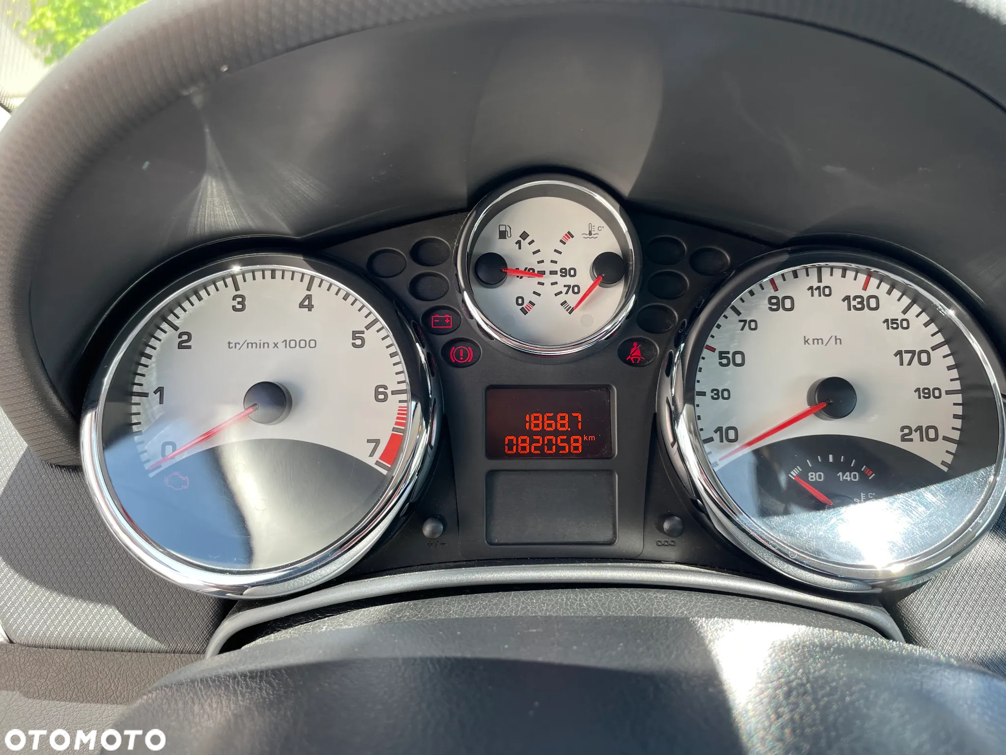 Peugeot 207 - 8