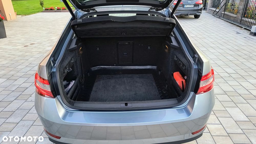 Skoda Superb 2.0 TSI Ambition DSG - 24
