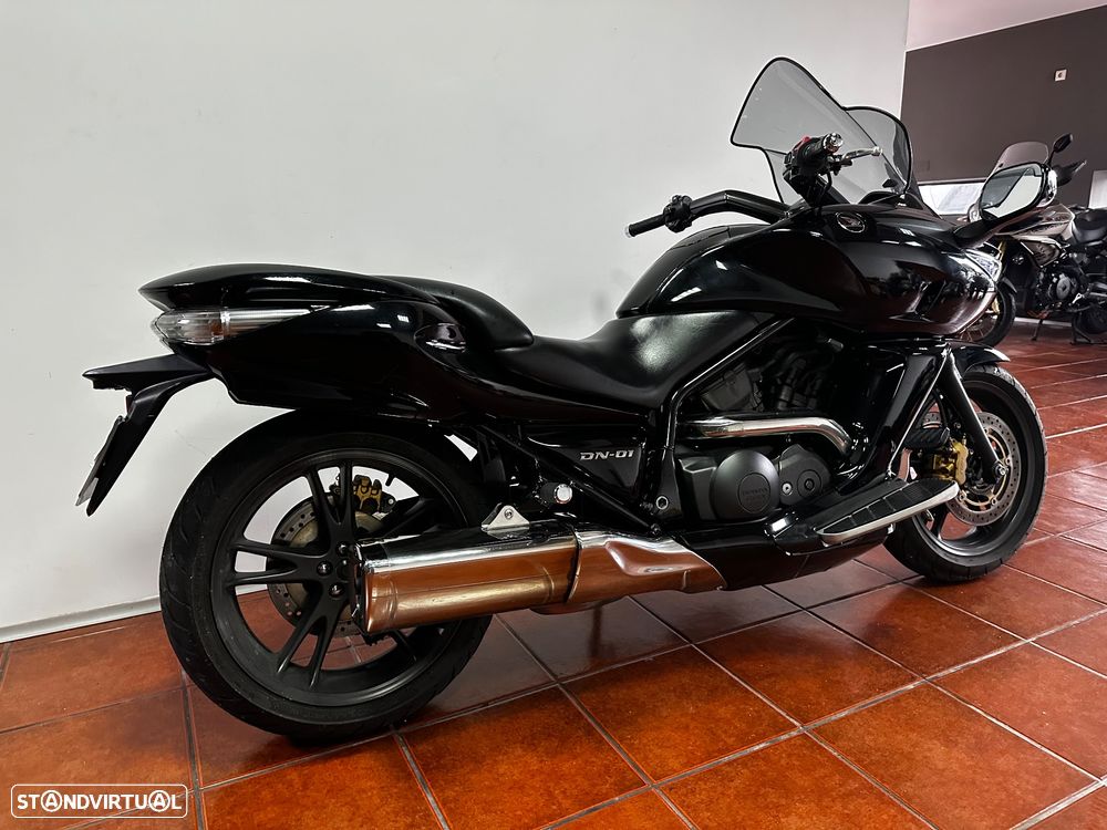 Honda DN-01 NSA 700A - 8