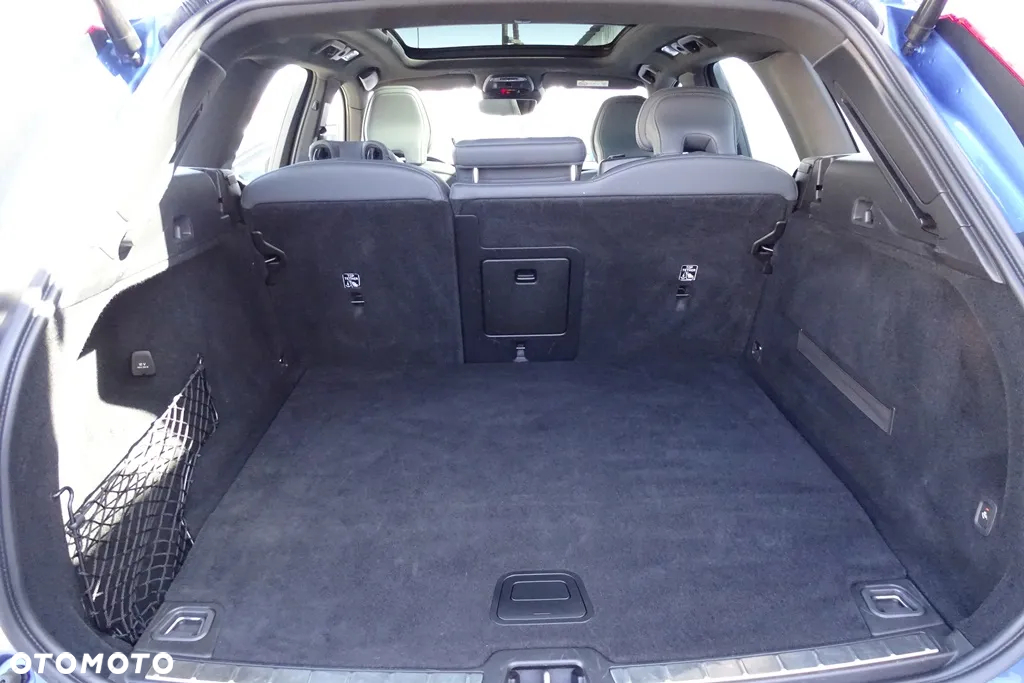 Volvo XC 60 T8 Twin Engine AWD Geartronic RDesign - 29