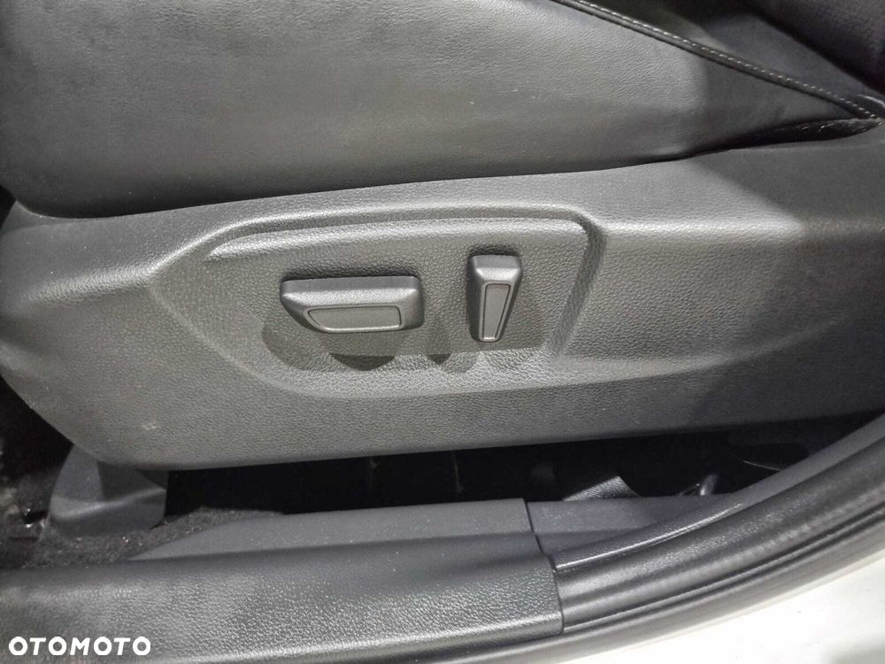 Mitsubishi Eclipse Cross - 32