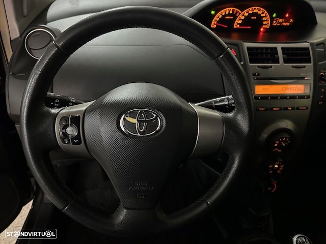 Toyota Yaris 1.0 VVT-i Comfort+P.Style - 17