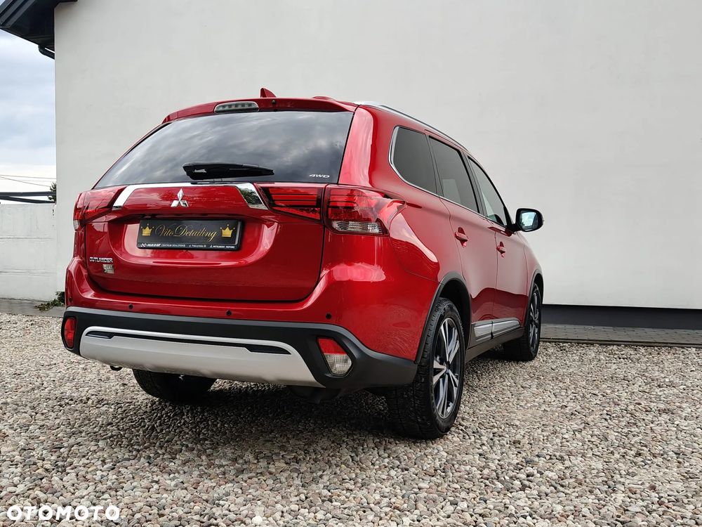 Mitsubishi Outlander - 3