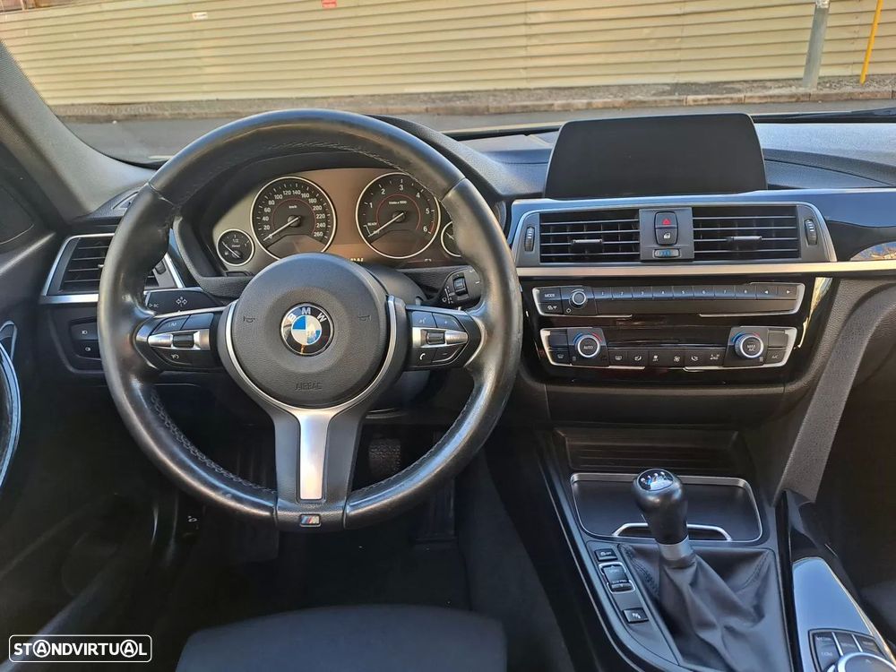 BMW 318 d Touring Line Sport - 11