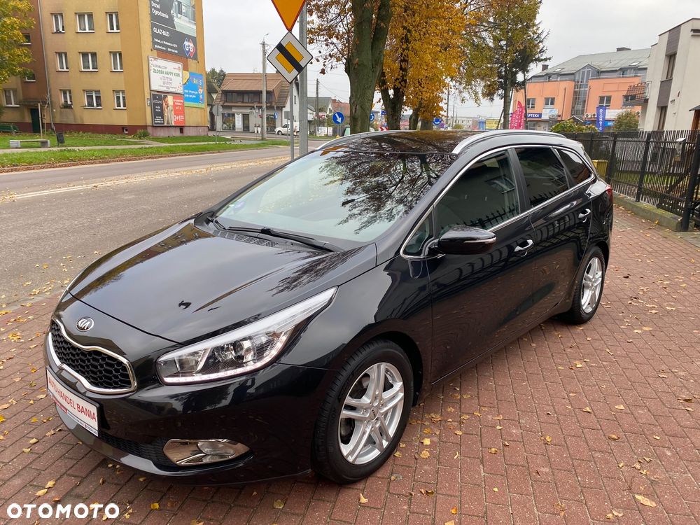 Kia Ceed 1.6 GDI Dream Team Edition - 34