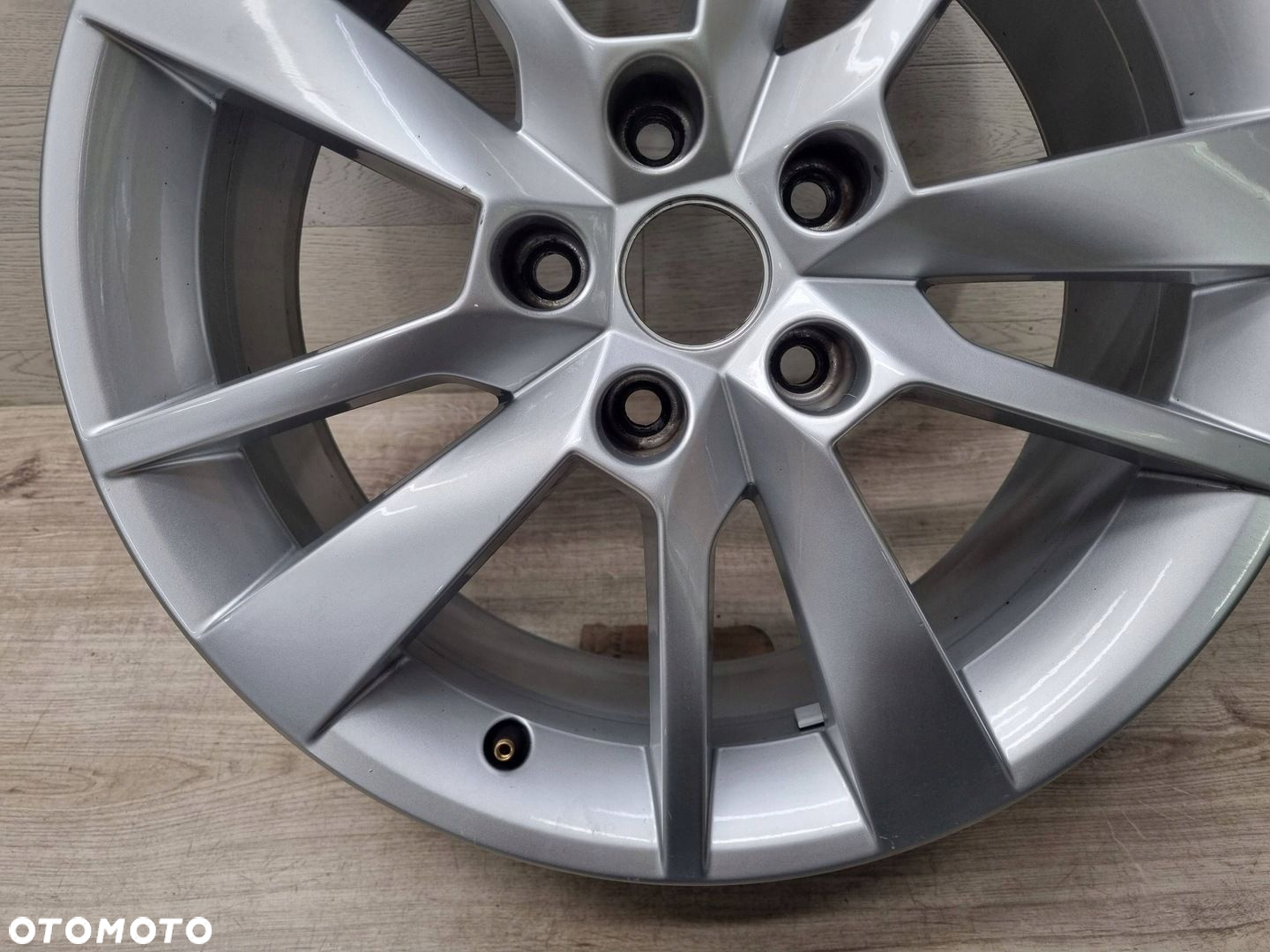 Felga Skoda Octavia Mk3 5E 7Jx17H2 Et49 5x112 5E0601025BG - 8