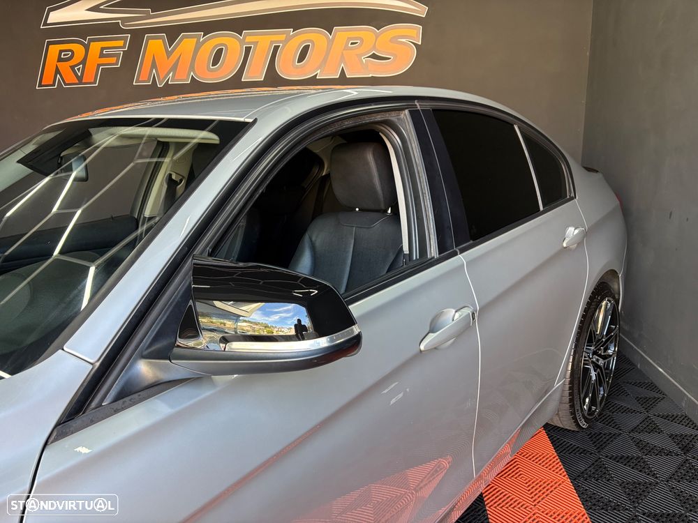 BMW 318 d Aut. Sport Line - 19
