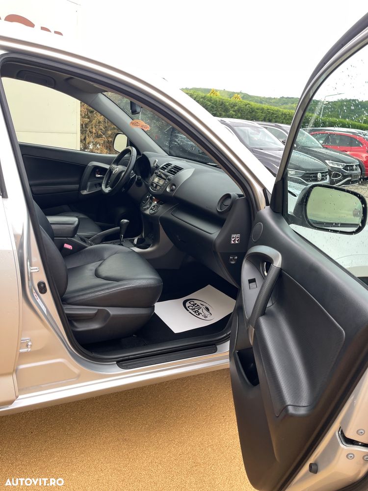 Toyota RAV4 - 23