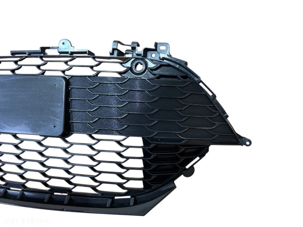 Kratka zderzaka przedniego Toyota Corolla E21 E-21 Kombi Hatchback PDC - 4