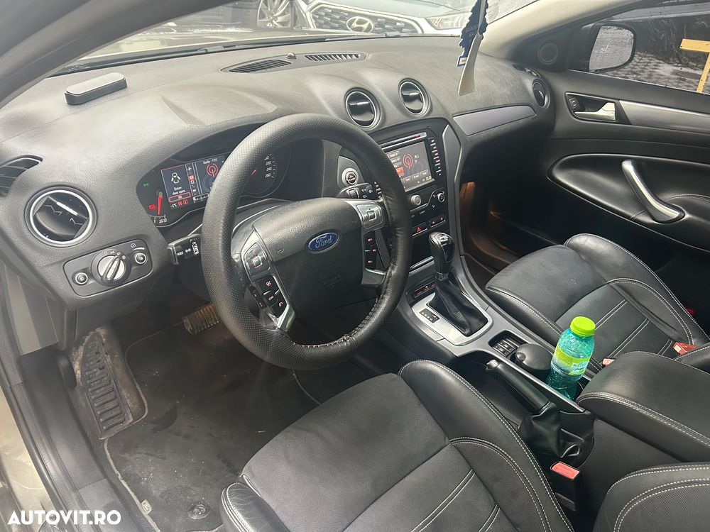 Ford Mondeo 2.0 EcoBoost Powershift Titanium - 8