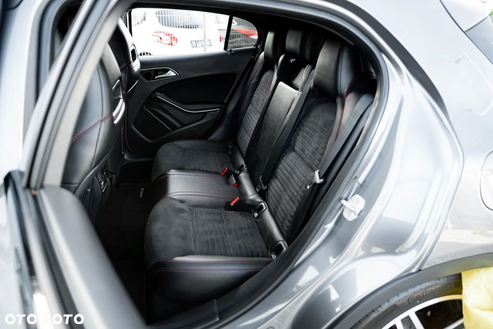 Mercedes-Benz GLA 250 4Matic 7G-DCT AMG Line - 22