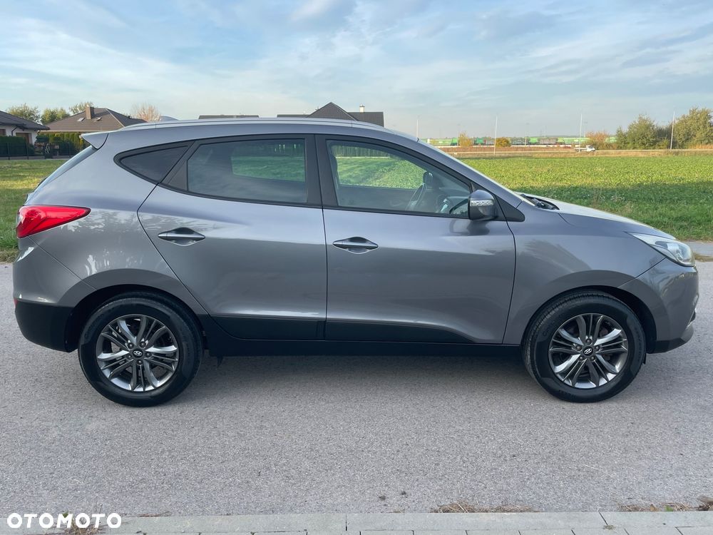 Hyundai ix35 1.7 CRDi 2WD blue Finale Gold - 29