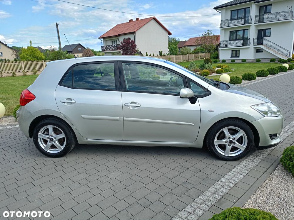 Toyota Auris 1.6 VVT-i Executive - 5