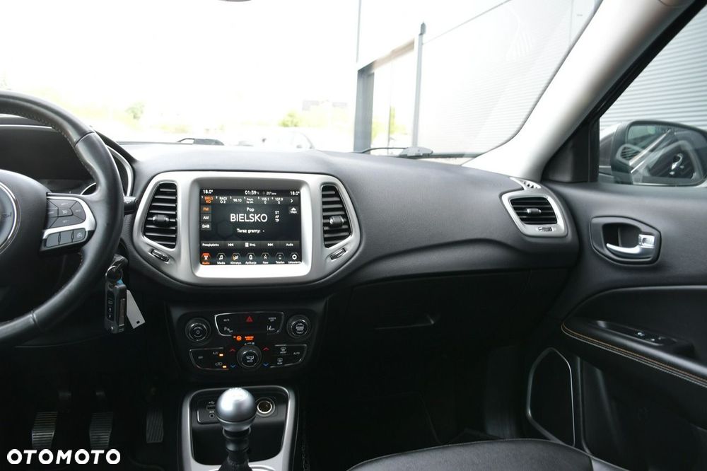 Jeep Compass - 16