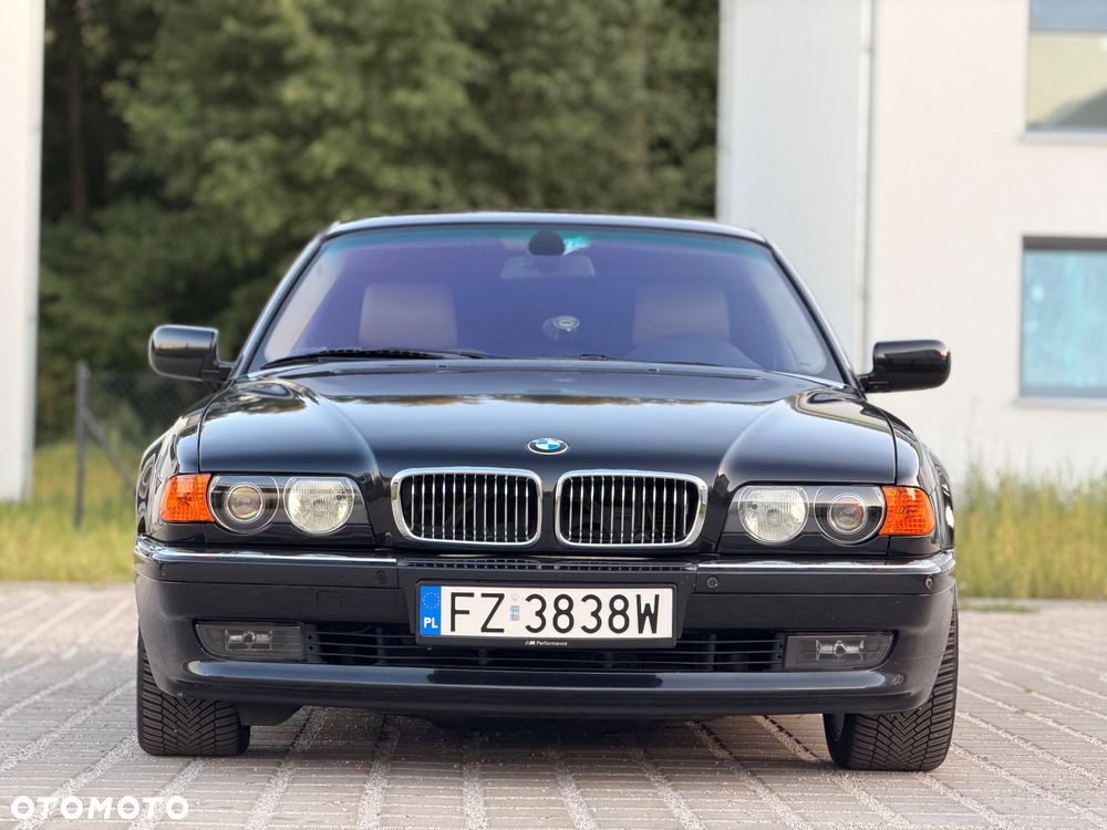 BMW Seria 7 728i L - 40