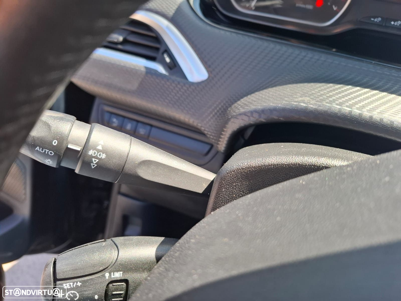 Peugeot 2008 1.2 PureTech Active - 32