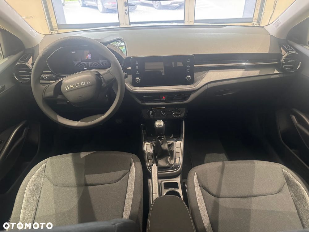 Skoda Fabia 1.0 Essence - 5