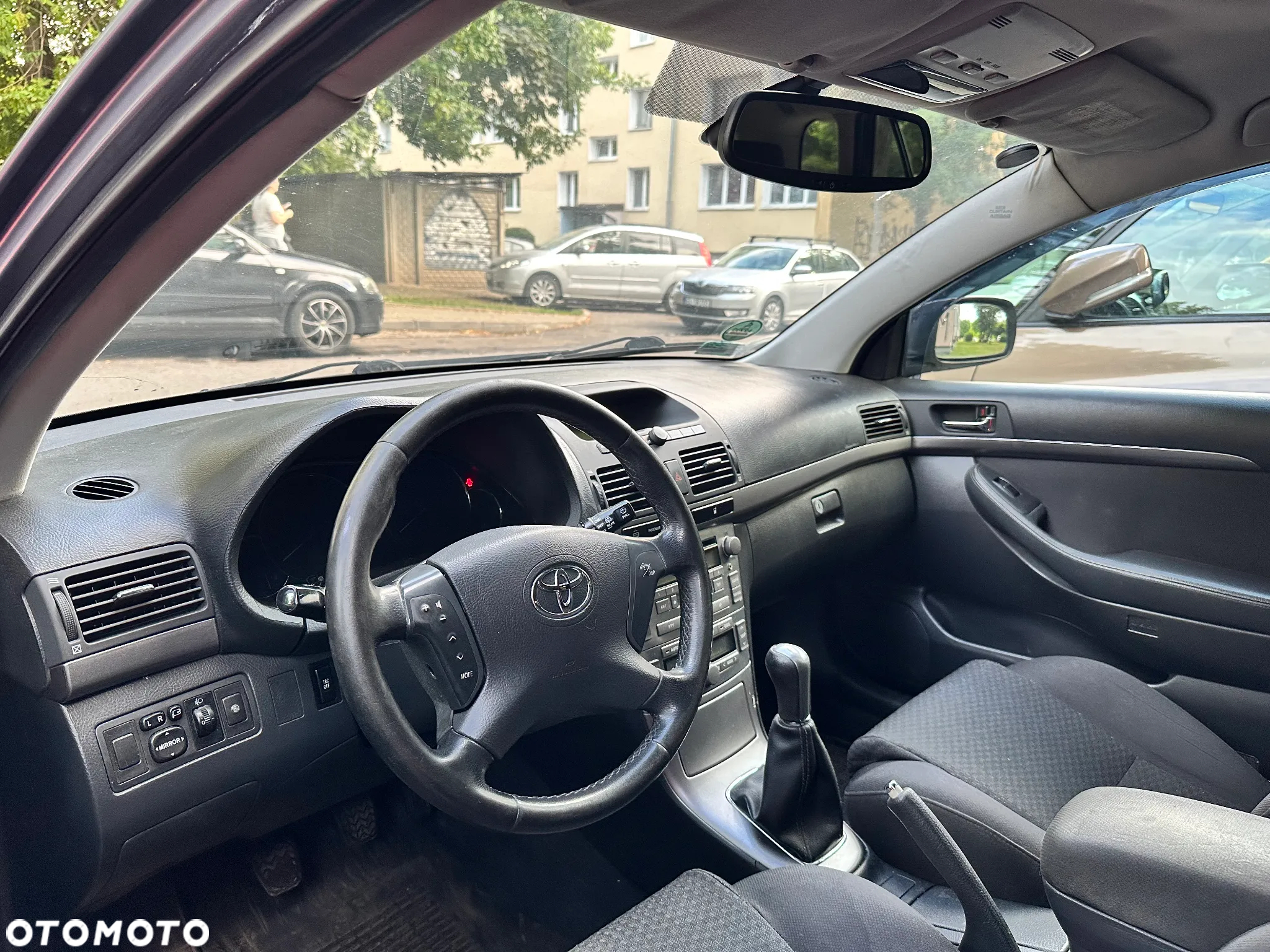 Toyota Avensis 2.0 VVT-i Sol - 16