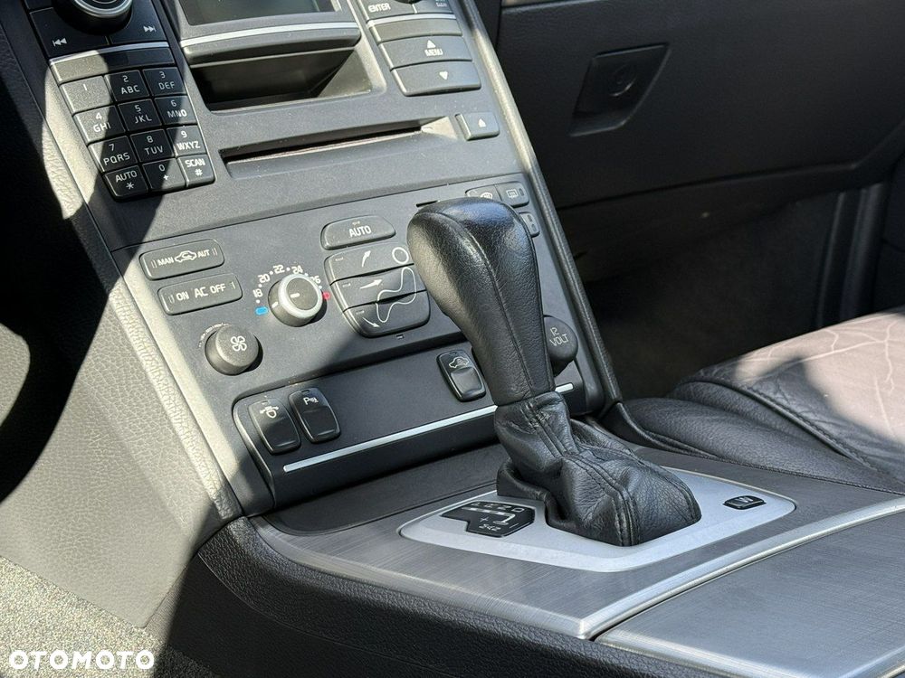 Volvo XC 90 2.4D Momentum - 6