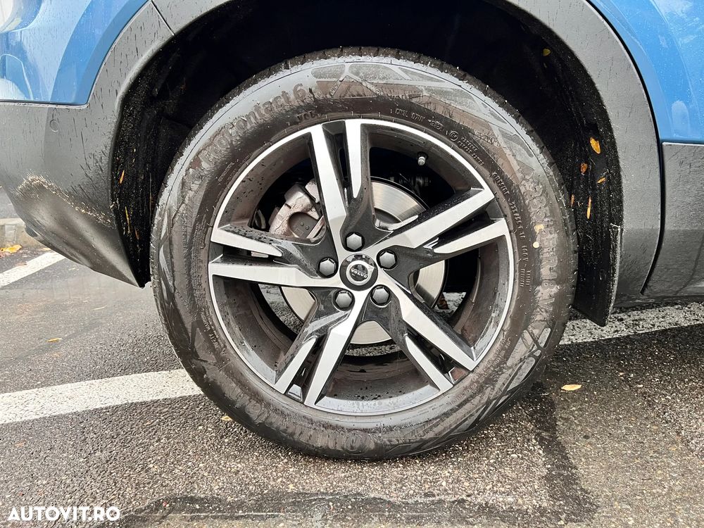 Volvo XC 40 B4 AT FWD MHEV Plus Dark - 20