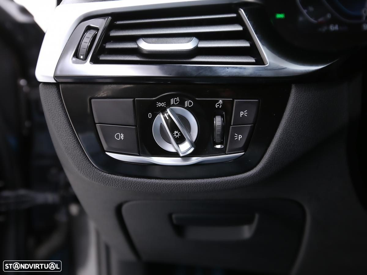BMW 530 e Pack Desportivo M - 11