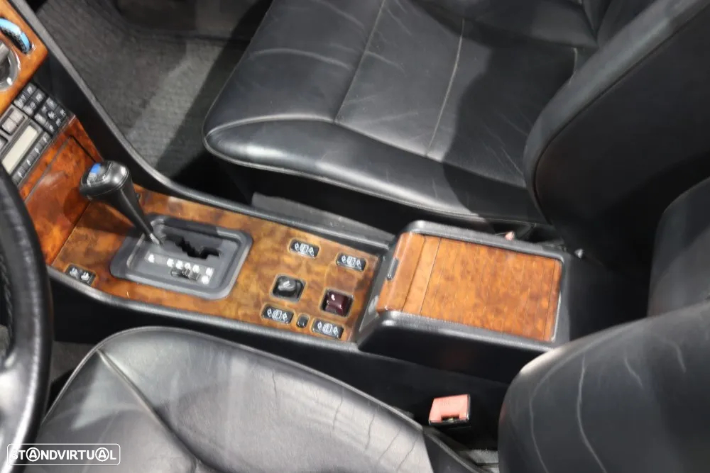 Mercedes-Benz E 220 - 24