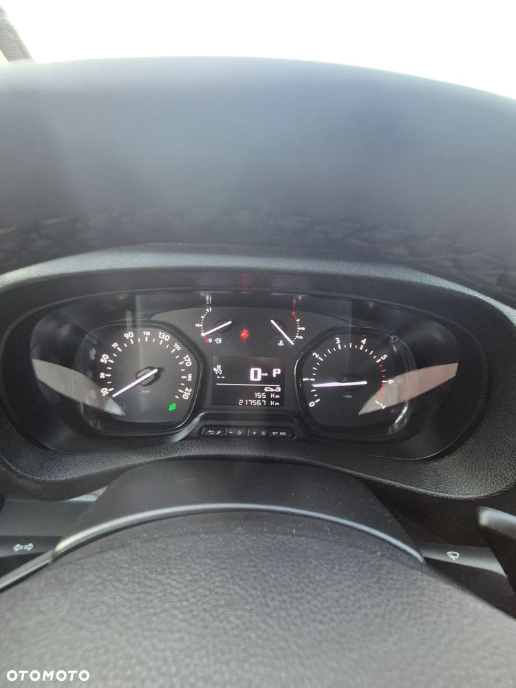 Citroën Jumpy 2.0HDI 180koni At6 2018r Klima Kamera Blis Super stan - 19
