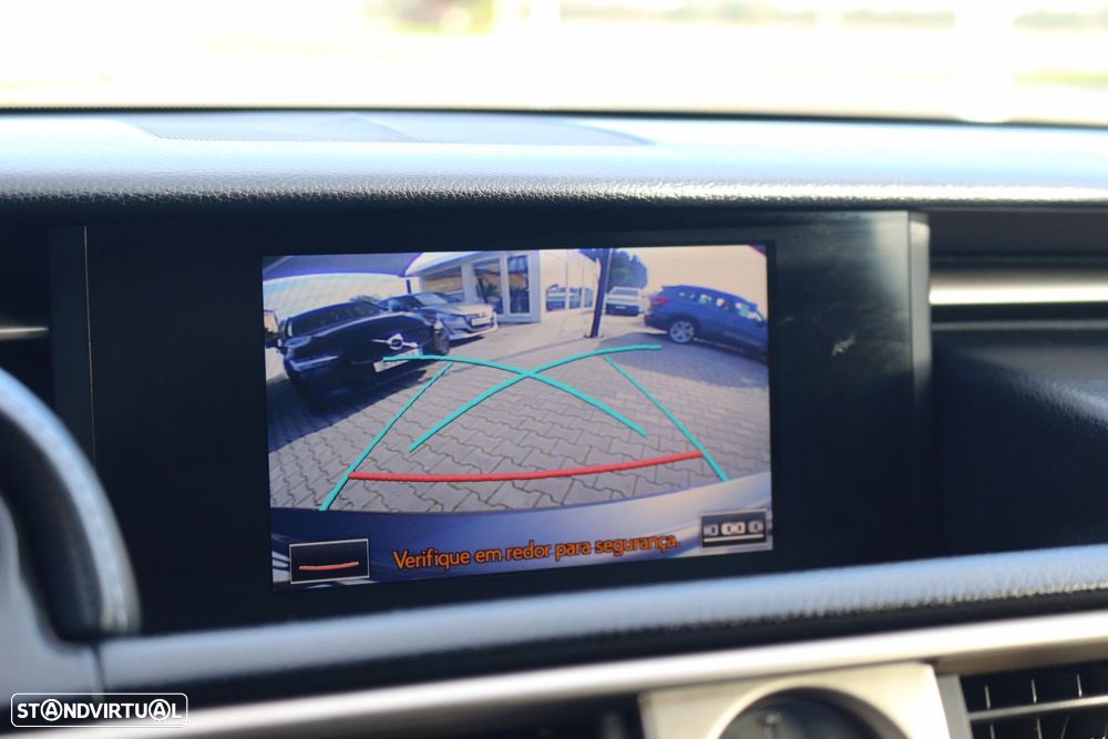 Lexus IS 300H F Sport - 37