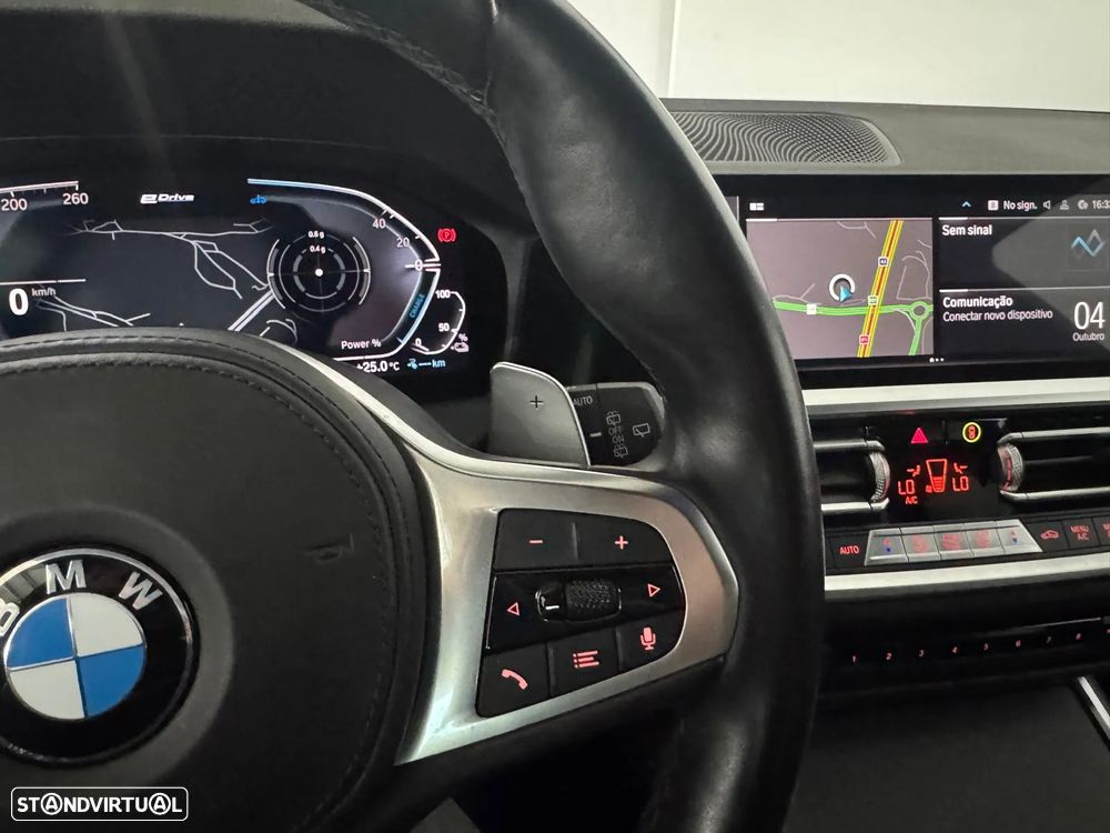 BMW 330 e Touring Pack M Auto - 19