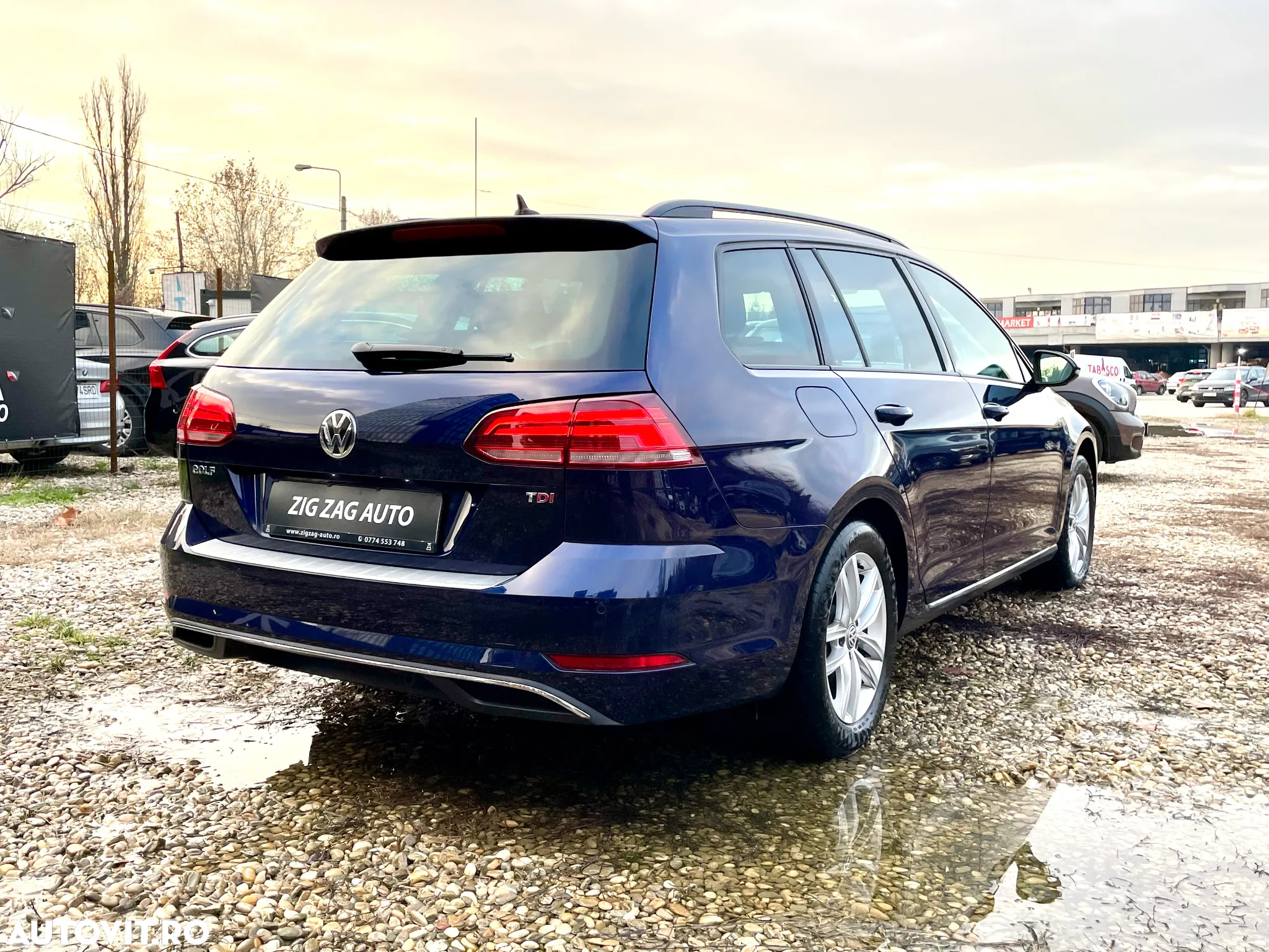 Volkswagen Golf 1.6 TDI DSG Highline - 9