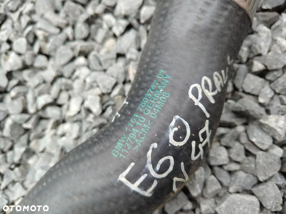 BMW E60 E61 2.0d N47 Przewód Wąż Rura Przewód INTERCOOLERA Prawa - 3