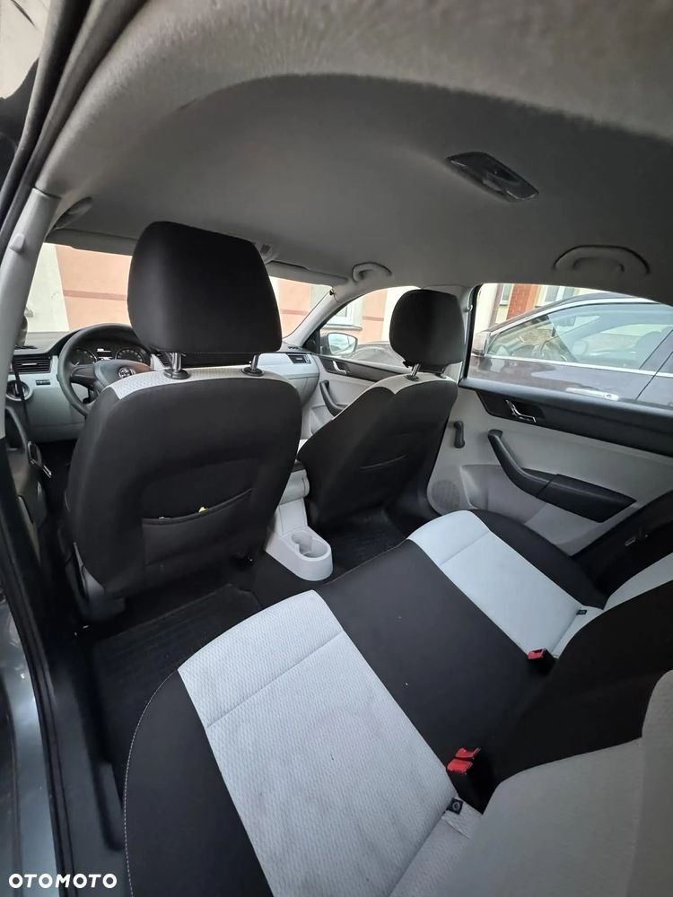 Skoda RAPID 1.2 TSI Active - 10