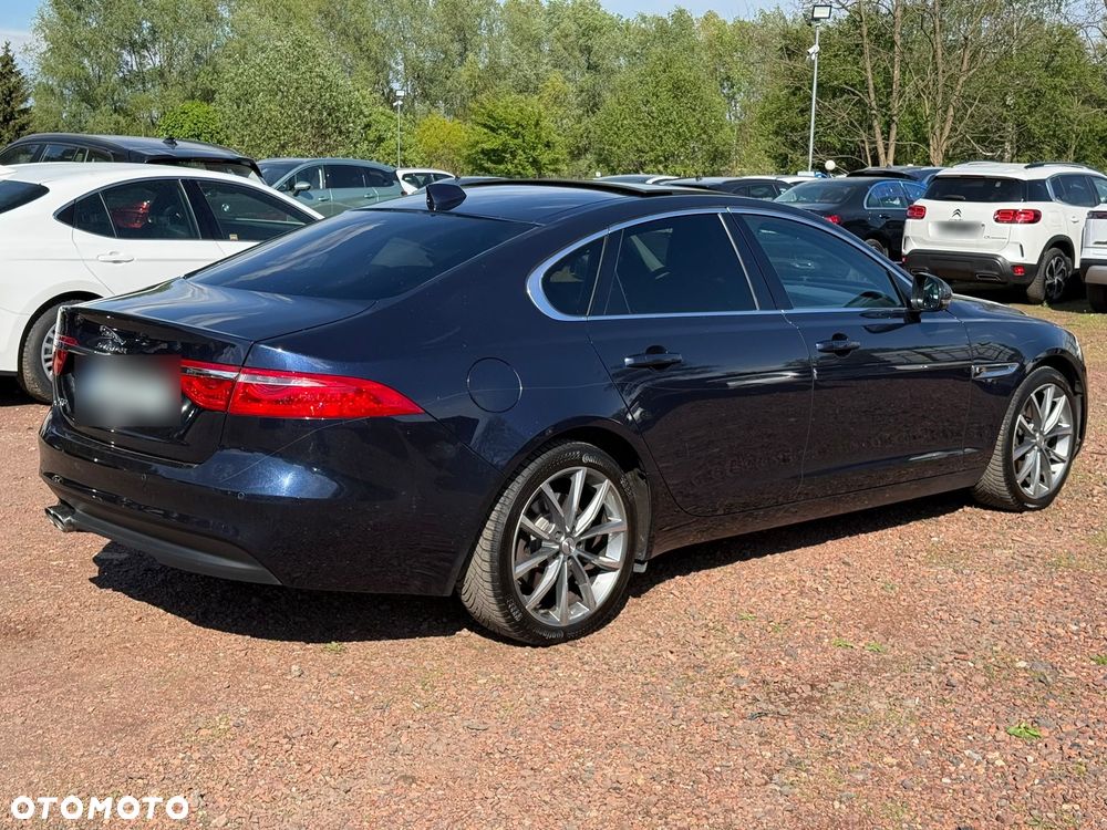 Jaguar XF 2.0 i4D Prestige - 3