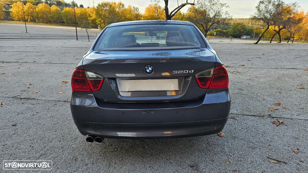 BMW 320 d Exclusive - 4