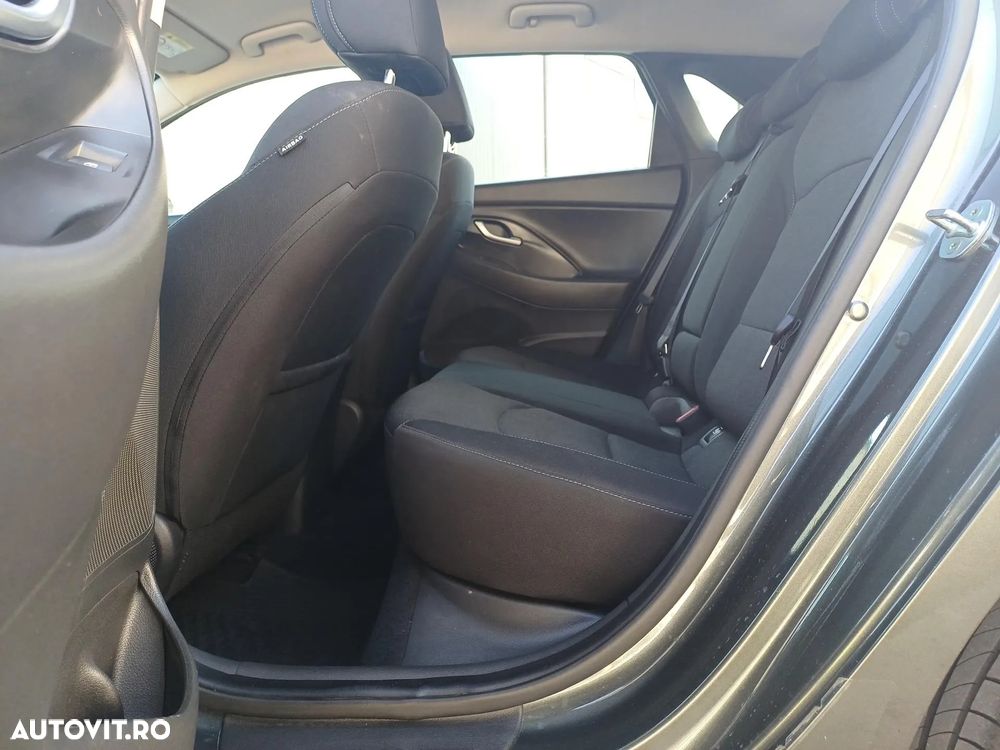 Hyundai i30 1.5 T-GDI 160CP MHEV 5DR M/T Highway - 18