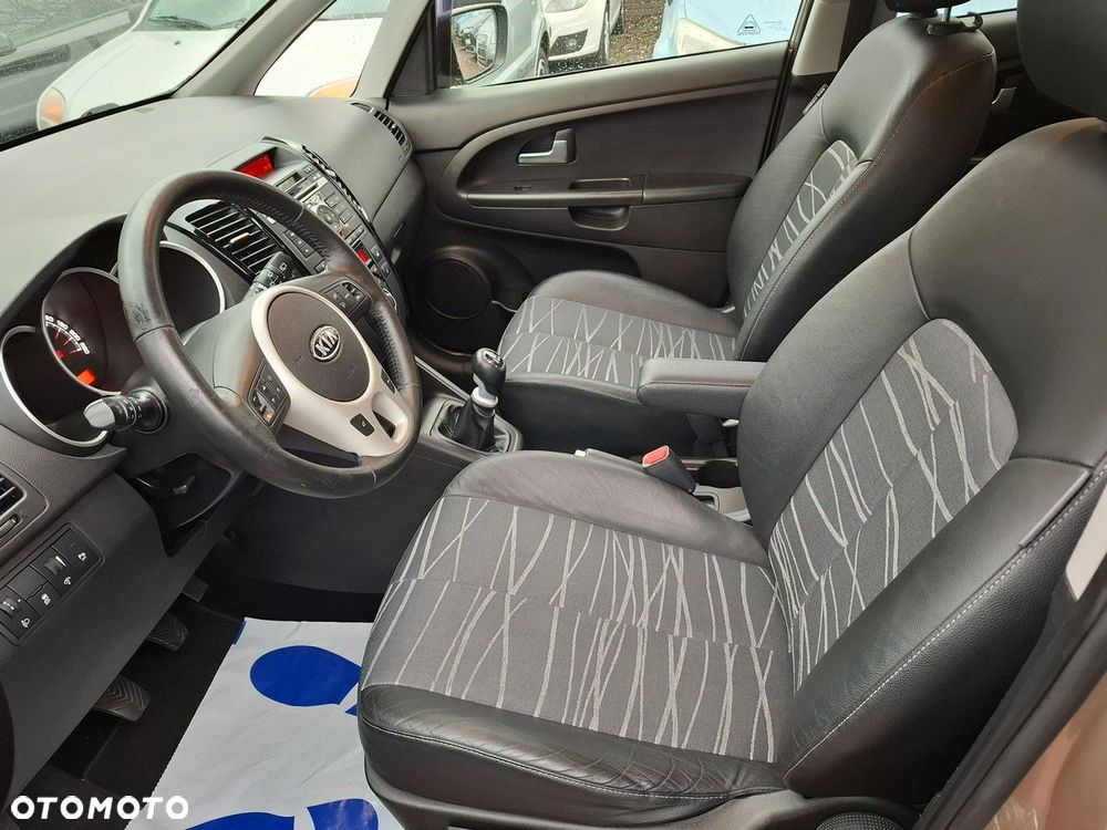 Kia Venga 1.6 CRDi 128 Business Line - 19