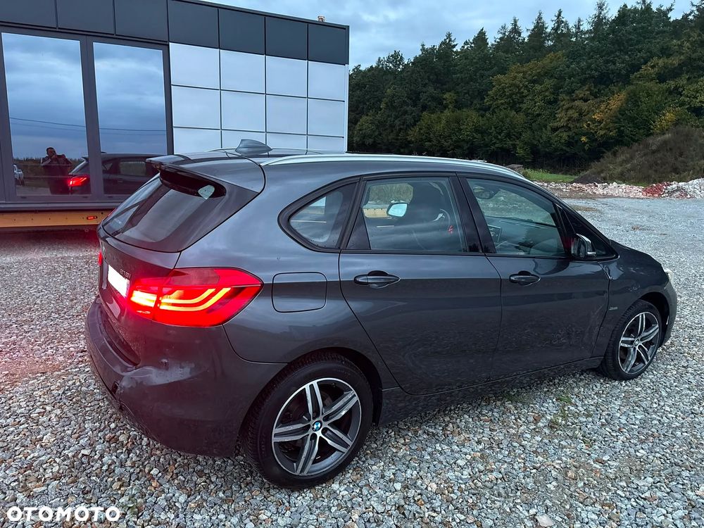 BMW Seria 2 218i Sport Line - 34