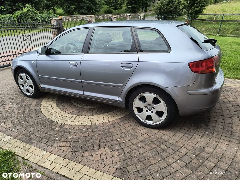 Audi A3 Sportback 1.6 Ambiente - 4