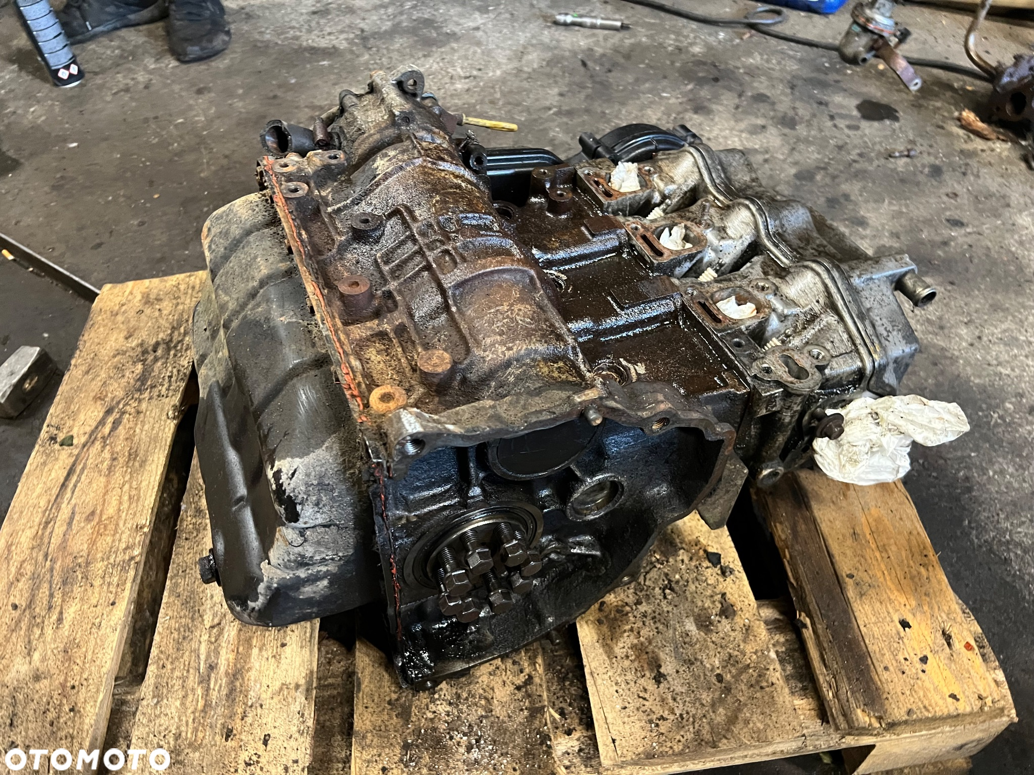 Słup silnika Subaru libero e10 e12 1.2benzyna - 4
