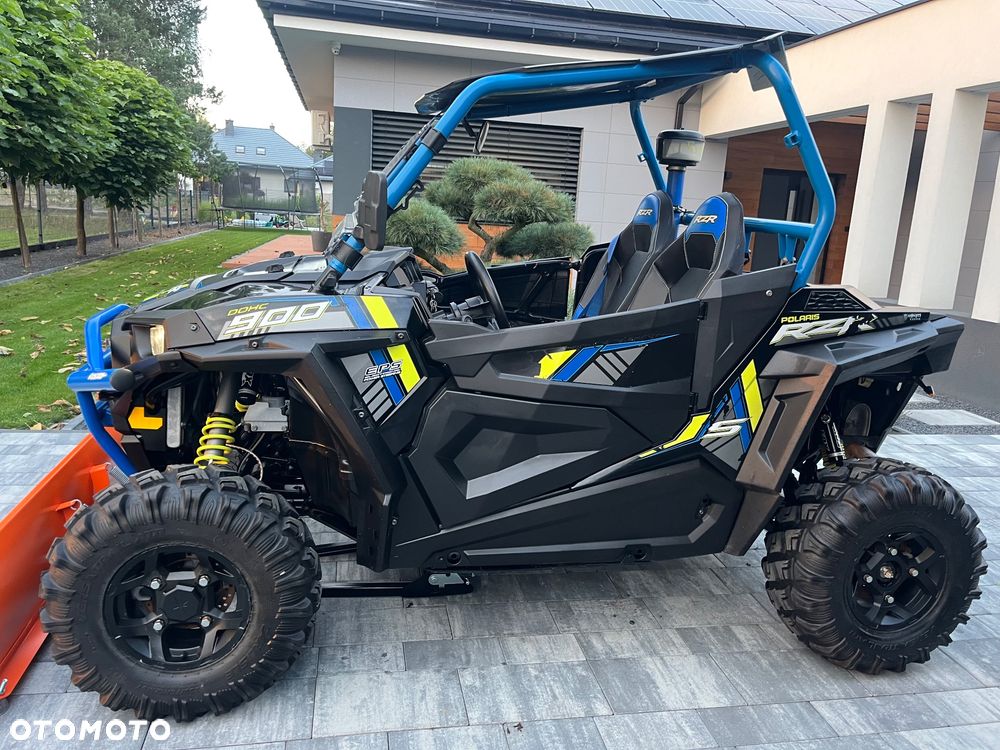 Polaris RZR - 16