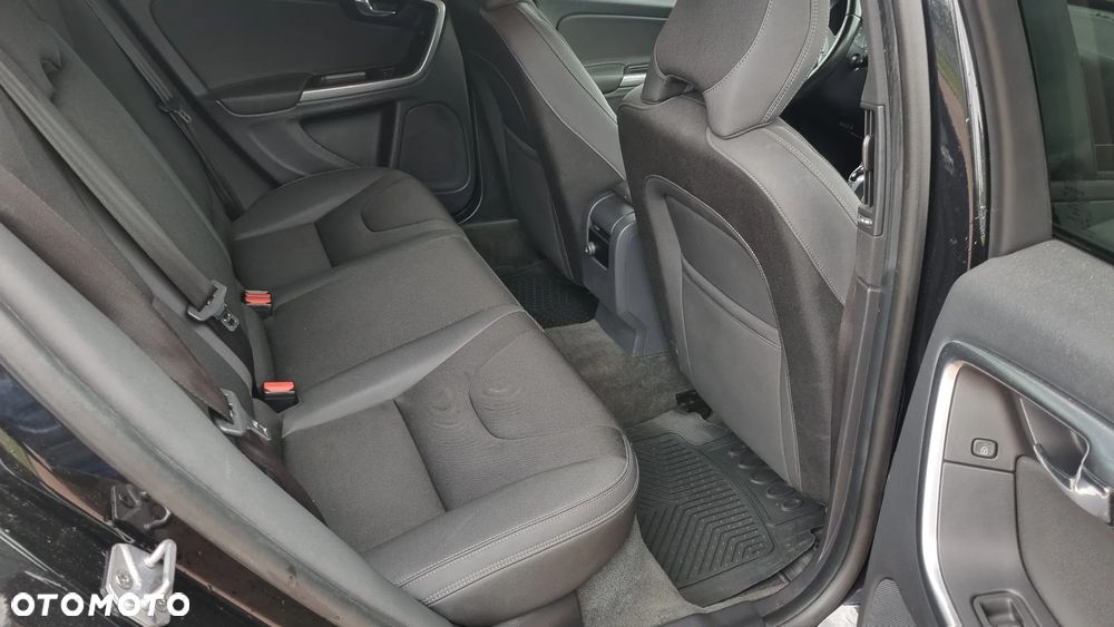 Volvo V60 D4 Geartronic Momentum - 13