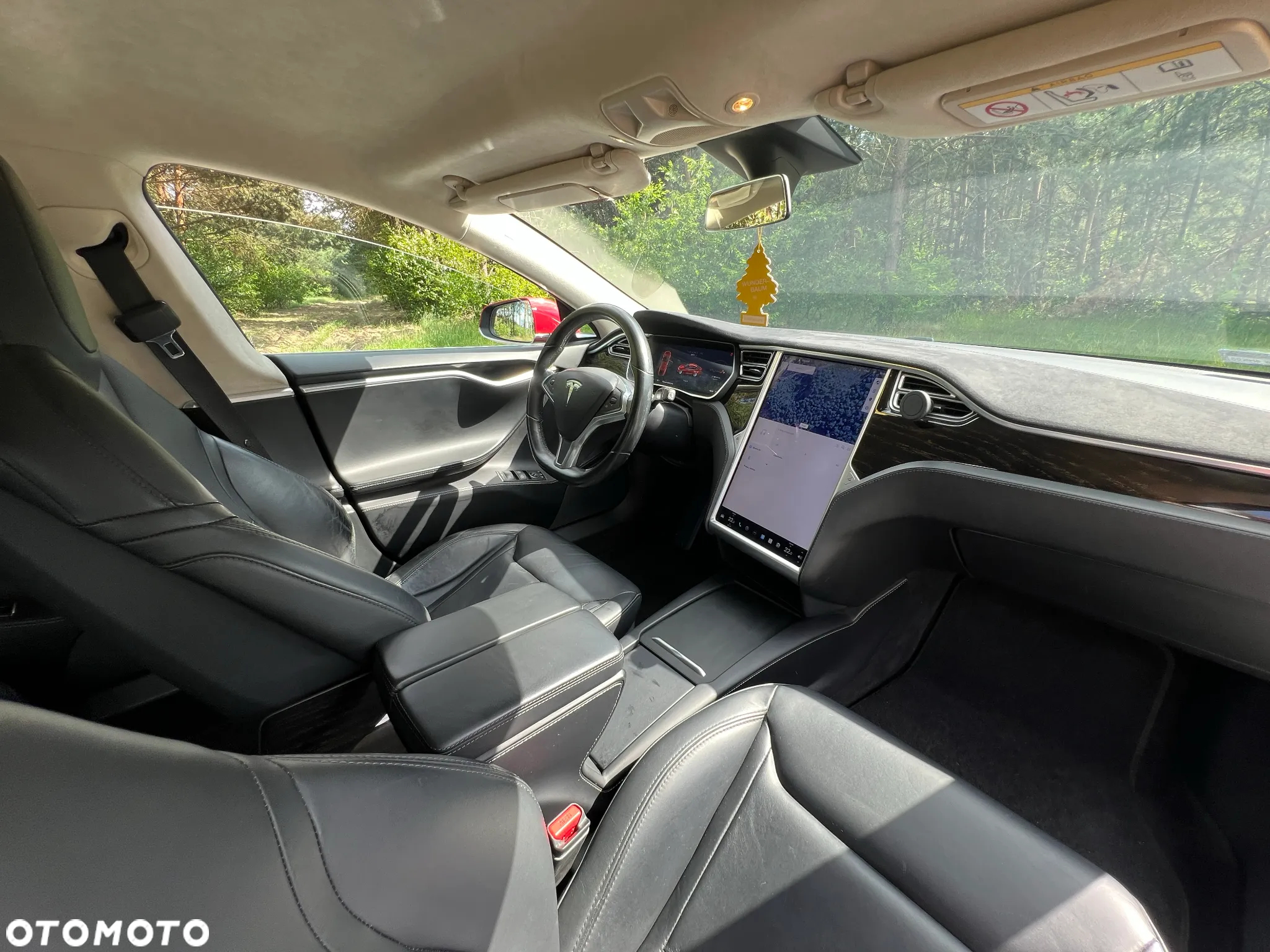 Tesla Model S - 18