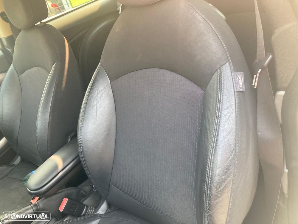 MINI 3 Portas Cooper D - 14