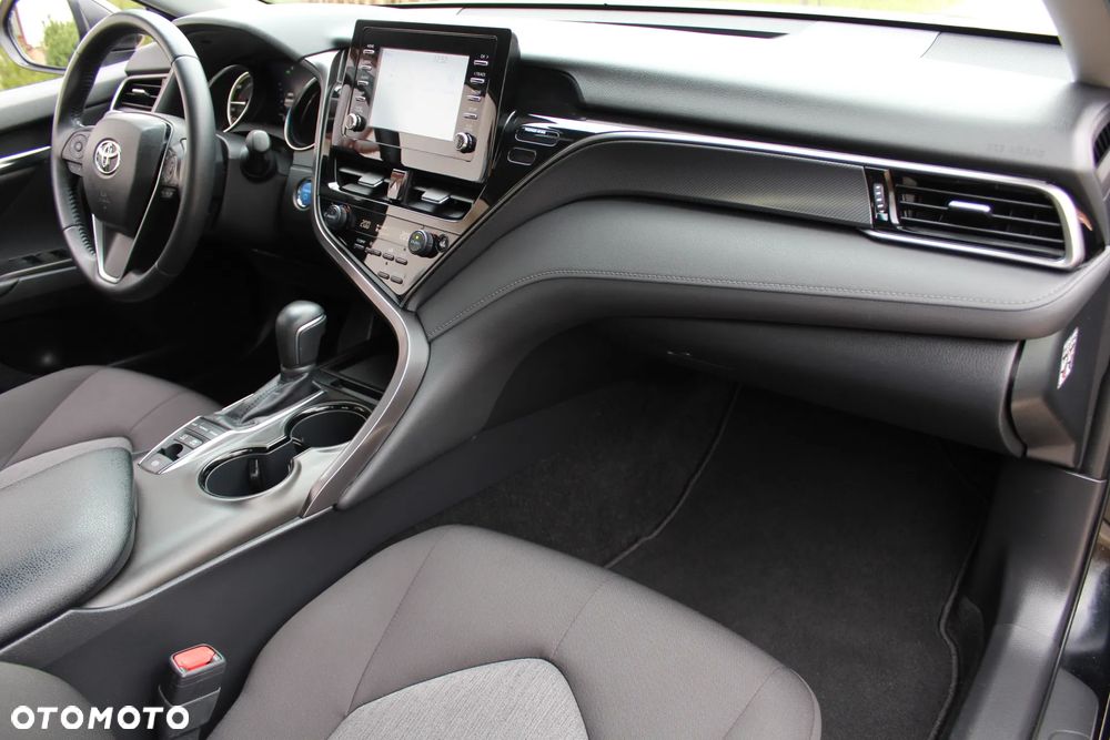 Toyota Camry 2.5 Hybrid Comfort CVT - 21