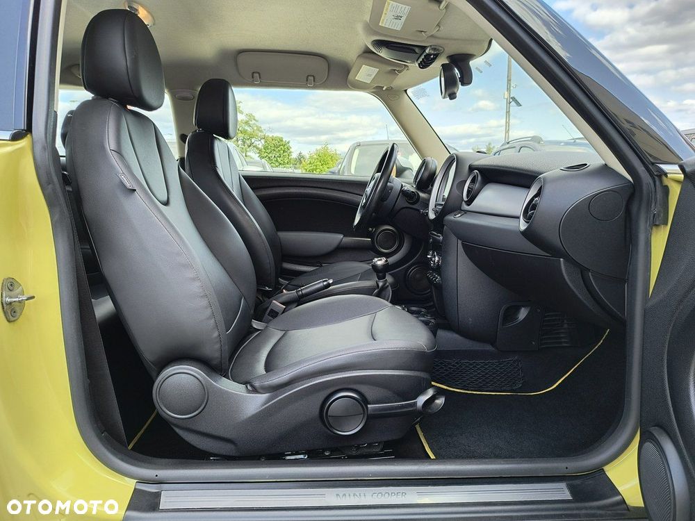 MINI Cooper Standard - 13